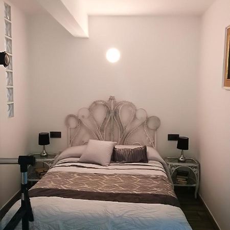 One Bedroom Appartement With Enclosed Garden And Wifi At Lourenza Luaran gambar